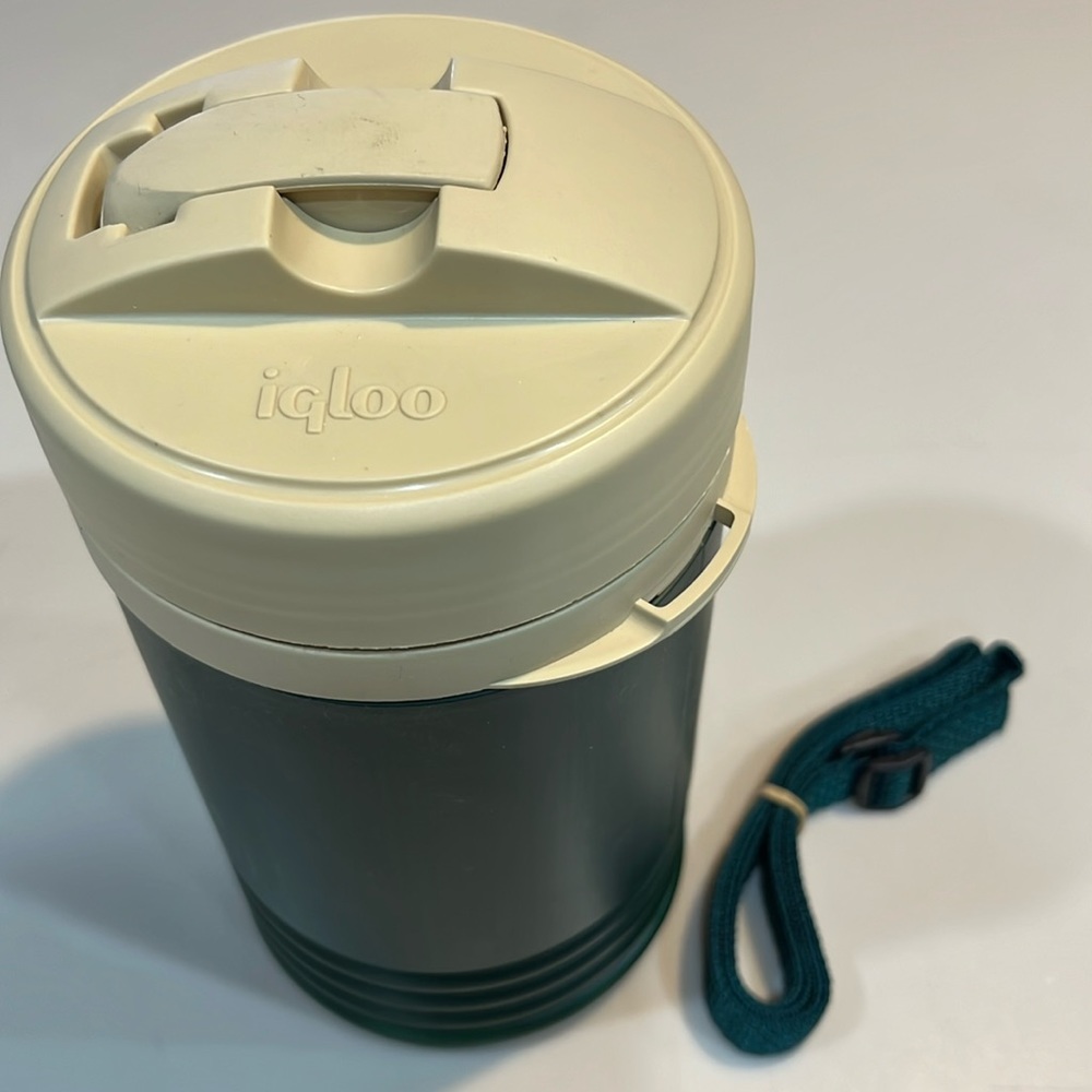 Igloo thermos 1 quart